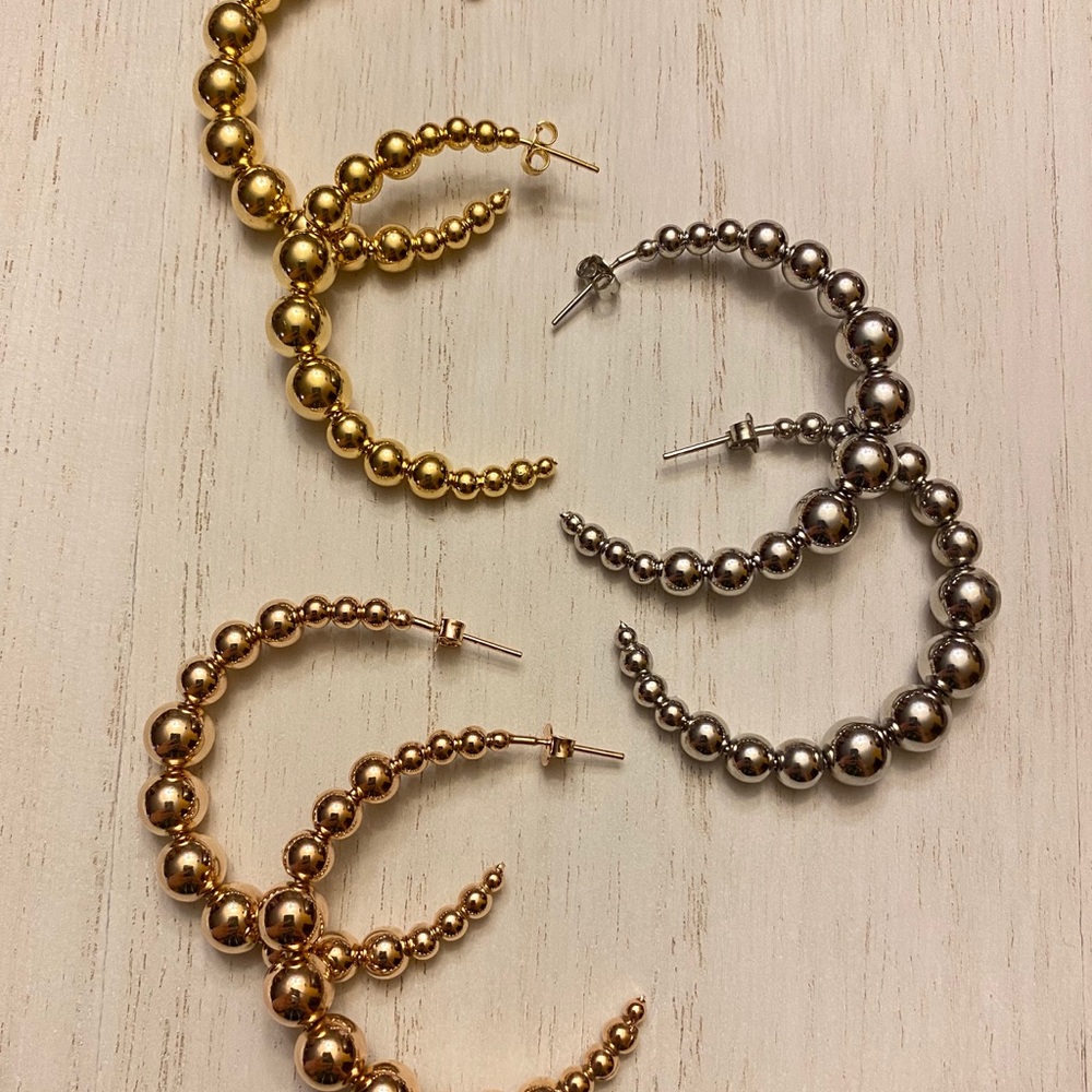 Gold, Silver or Rose Gold Earrings.